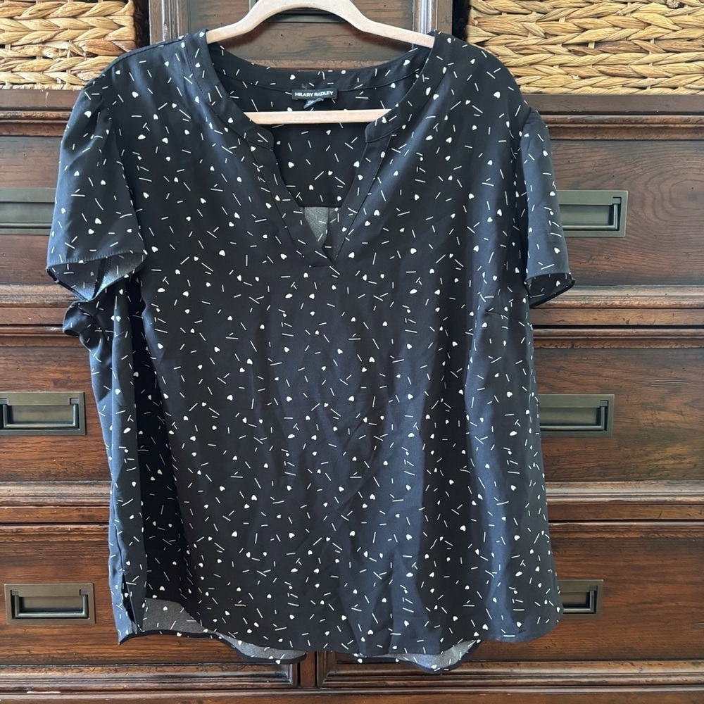 Hilary Radley black heart print short sleeve blouse in size XXL